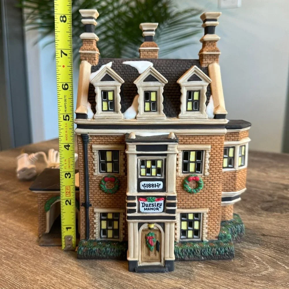 Dept 56 “DURSLEY MANOR” Christmas Village Collection.